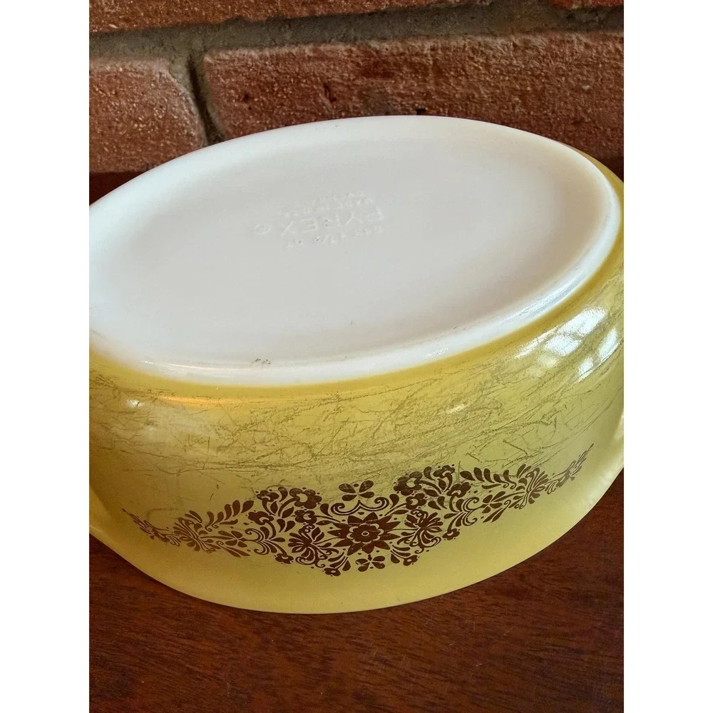 Vintage Pyrex Golden Garland 043 1.5 Qt Oval Casserole with Glass Lid
